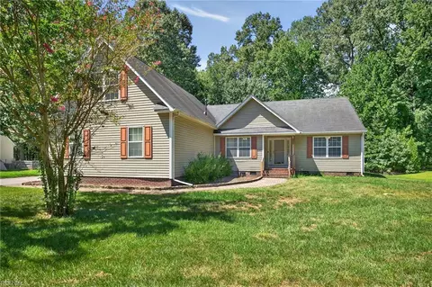 520 Hickory Cres, Smithfield, VA 23430