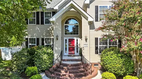1320 Meggett Dr, Chesapeake, VA 23322