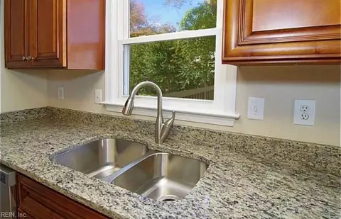 10 Eberly Terrace Ter, Hampton, VA 23669 photo 4