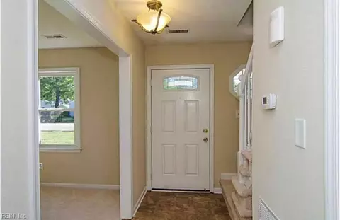 10 Eberly Terrace Ter, Hampton, VA 23669 photo 3