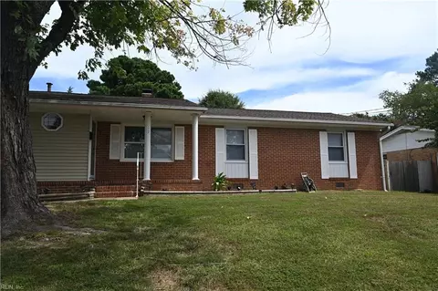 17 Sandra Dr, Newport News, VA 23608