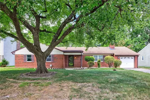 1416 Ski Lodge Rd, Virginia Beach, VA 23453