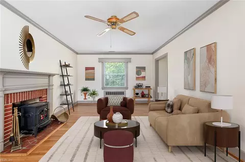 9 Pendleton St, Newport News, VA 23606
