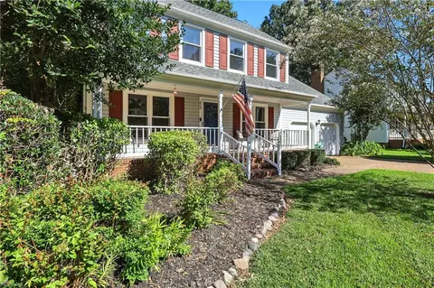 215 Admiral Ct, Hampton, VA 23669