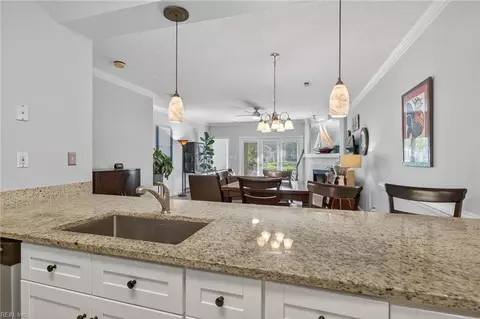 Kitchen - 112 Mainsail Dr #16, Hampton, VA 23664 photo 4 of 5