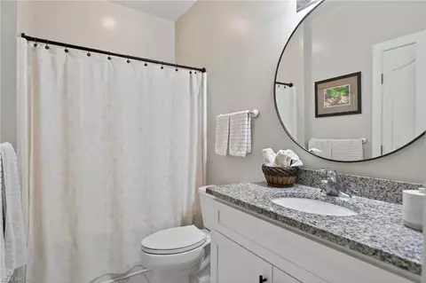 Bath - 112 Mainsail Dr #16, Hampton, VA 23664 photo 4 of 4