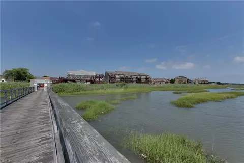 View/Area - 112 Mainsail Dr #16, Hampton, VA 23664 photo 3 of 4
