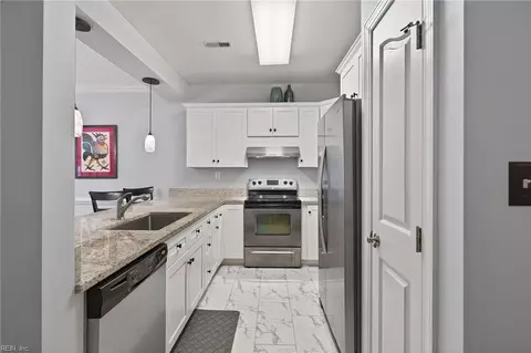Kitchen - 112 Mainsail Dr #16, Hampton, VA 23664 photo 1 of 5