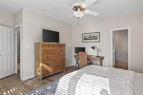 Bedroom - 112 Mainsail Dr #16, Hampton, VA 23664 photo 2 of 5