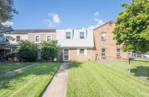 645 Red Horse Ln, Virginia Beach, VA 23462