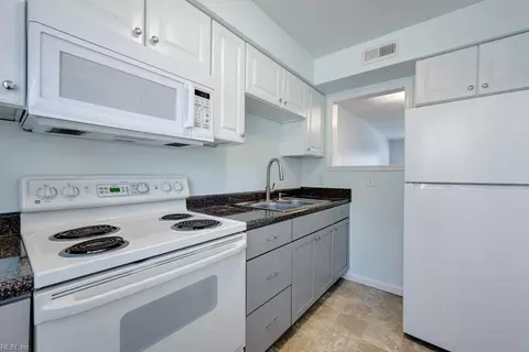 2222 Arctic Ave #5, Virginia Beach, VA 23451