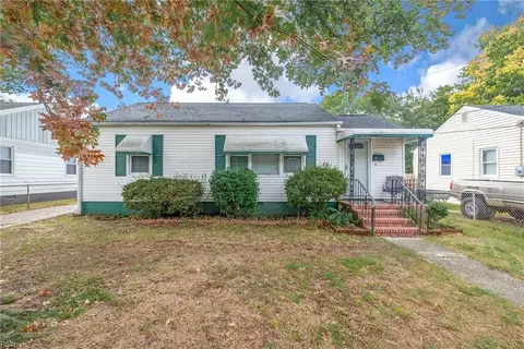 13 Dotson Dr, Hampton, VA 23669