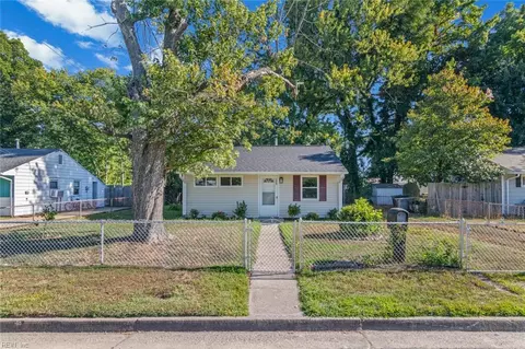 1428 Woodcrest Dr, Hampton, VA 23663