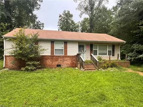 149 Howard Dr, Williamsburg, VA 23185 photo 2