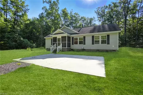 17858 Bowling Green Rd, Smithfield, VA 23430