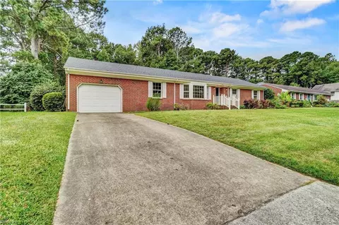5713 Craneybrook Ln, Portsmouth, VA 23703