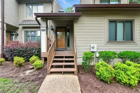 231 Bridgewater Dr, Newport News, VA 23603