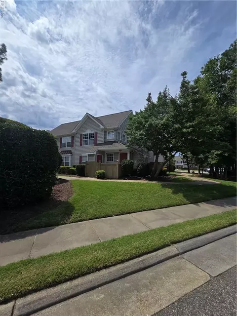 1004 Lakeside Ct, Suffolk, VA 23435