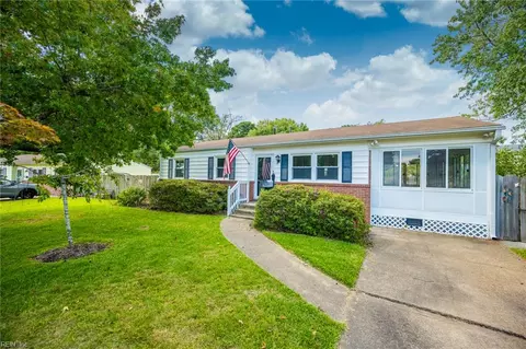 3016 Cobblestone Dr, Virginia Beach, VA 23452