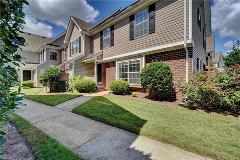 1818 Willow Point Arch Arch, Chesapeake, VA 23320