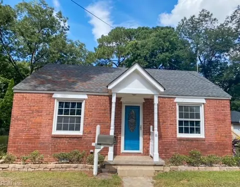 18 N Colin Dr, Portsmouth, VA 23701