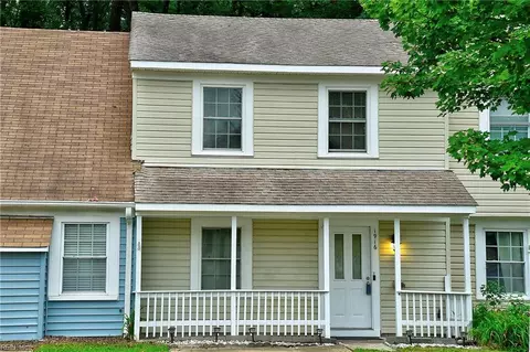 1916 Woodgate Arch, Chesapeake, VA 23320