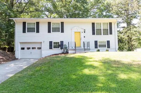 5 Cathy Dr, Newport News, VA 23608