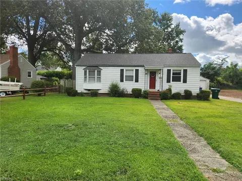 20 Fontaine Rd, Newport News, VA 23601