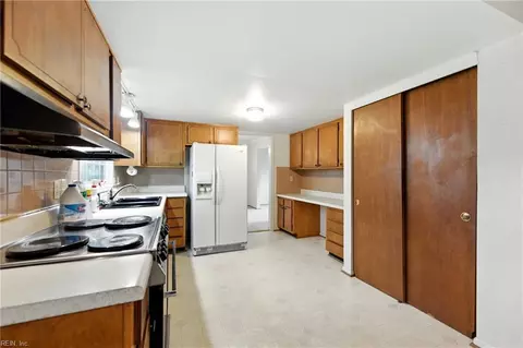 212 Caisson Xing, Hampton, VA 23669 photo 12