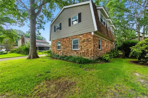 212 Caisson Xing, Hampton, VA 23669 photo 2