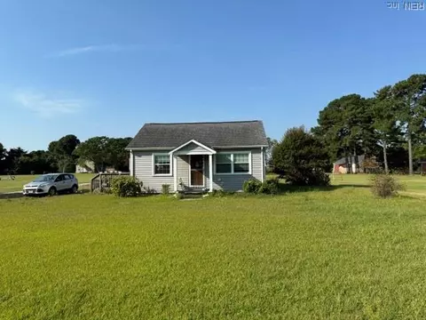 2328 Redcross Dr, Hayes, VA 23072