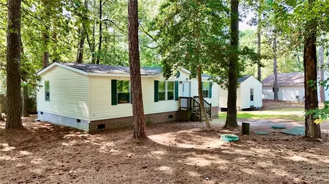 136 Millers Ln, Susan, VA 23163