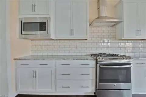 Kitchen - 2221 Patrick Dr, Suffolk, VA 23435 photo 3 of 5