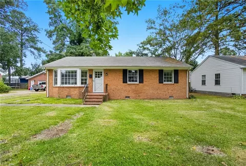 4306 Race St, Portsmouth, VA 23707