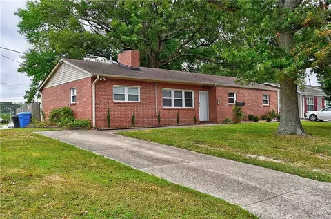 200 Victoria Dr, Virginia Beach, VA 23452
