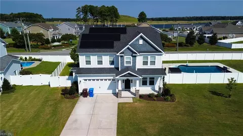 624 Ackerman Ln, Chesapeake, VA 23320