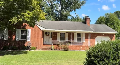 124 Yorkshire Dr, Yorktown, VA 23693
