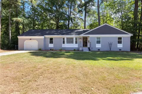 15421 Rollingwood Dr, Carrollton, VA 23314