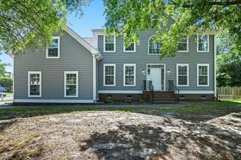 5300 S Bay Hill Ct, Suffolk, VA 23435