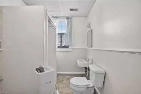 Bath - 18 B Ave, Windsor, VA 23487 photo 1 of 2