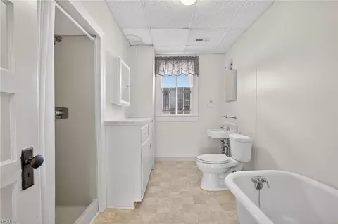 Bath - 18 B Ave, Windsor, VA 23487 photo 2 of 2
