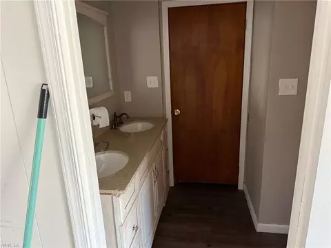 1231 N King St, Hampton, VA 23669 photo 4