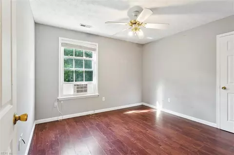 Bedroom - 8656 Indian Rd, Gloucester, VA 23061 photo 2 of 9