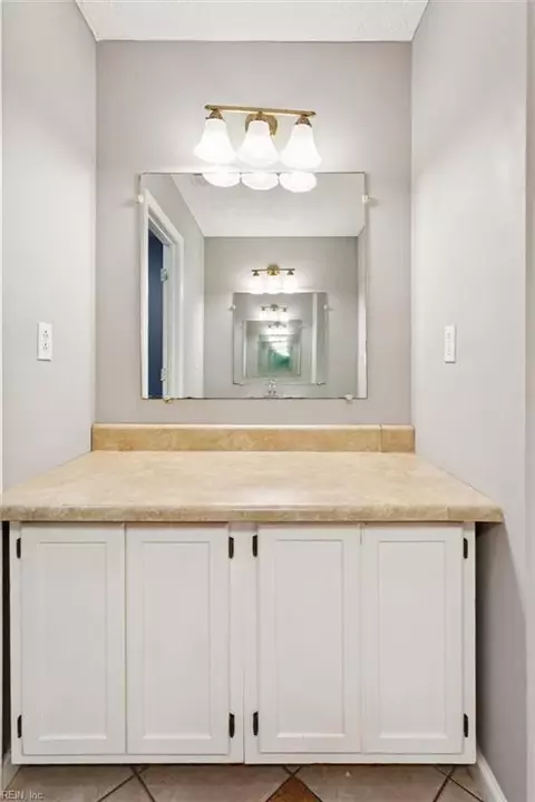 Bath - 8656 Indian Rd, Gloucester, VA 23061 photo 4 of 6