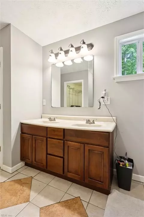 Bath - 8656 Indian Rd, Gloucester, VA 23061 photo 1 of 6