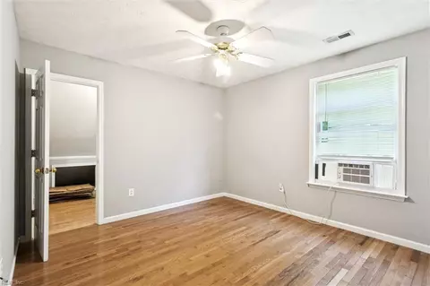 Bedroom - 8656 Indian Rd, Gloucester, VA 23061 photo 6 of 9