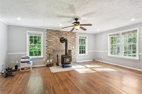 Living - 8656 Indian Rd, Gloucester, VA 23061 photo 1 of 3