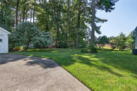 Exterior - 1208 Willow Ave, Chesapeake, VA 23325 photo 7 of 8