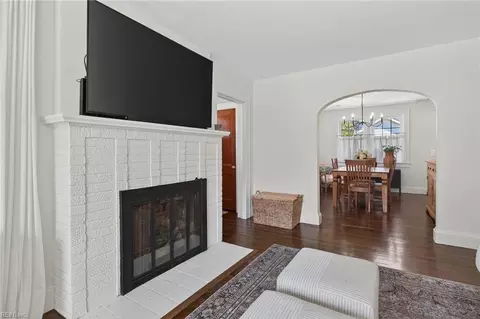 Living - 1208 Willow Ave, Chesapeake, VA 23325 photo 3 of 3