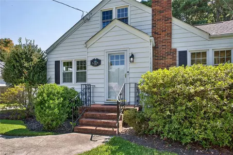 Exterior - 1208 Willow Ave, Chesapeake, VA 23325 photo 3 of 8